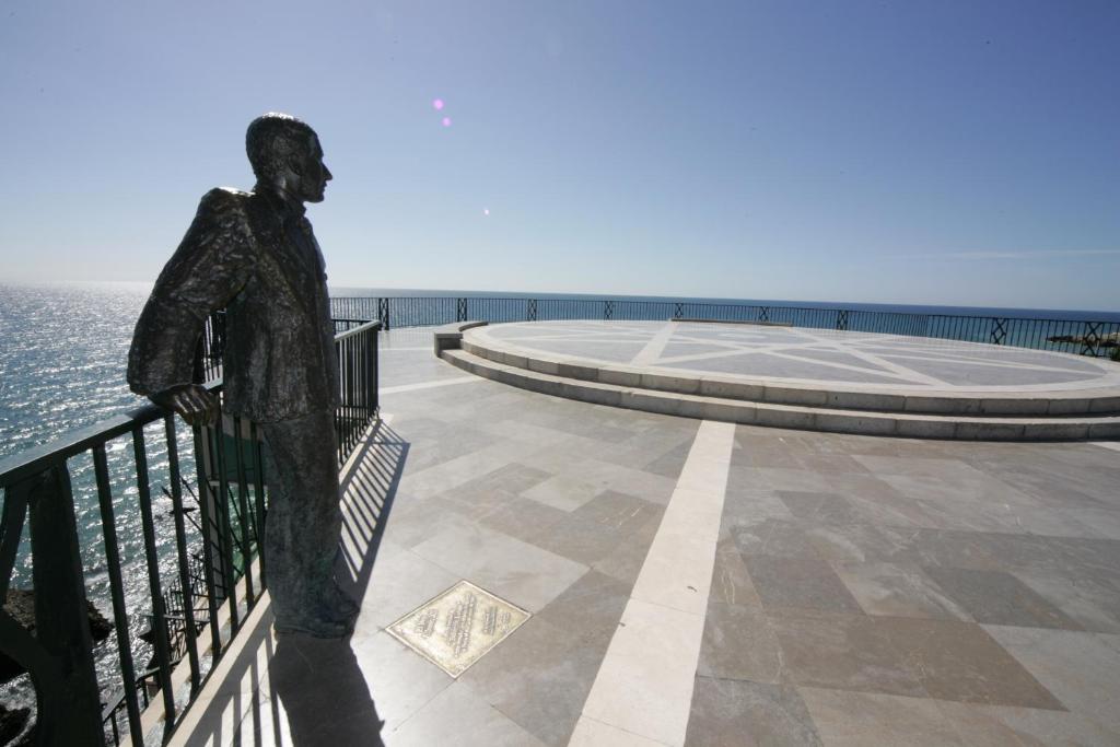 Toboso Apar - Turis Hotel Nerja Bagian luar foto