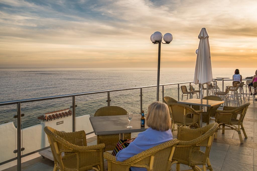 Toboso Apar - Turis Hotel Nerja Bagian luar foto