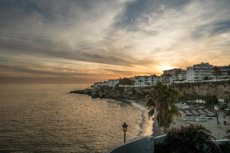 Toboso Apar - Turis Hotel Nerja Bagian luar foto